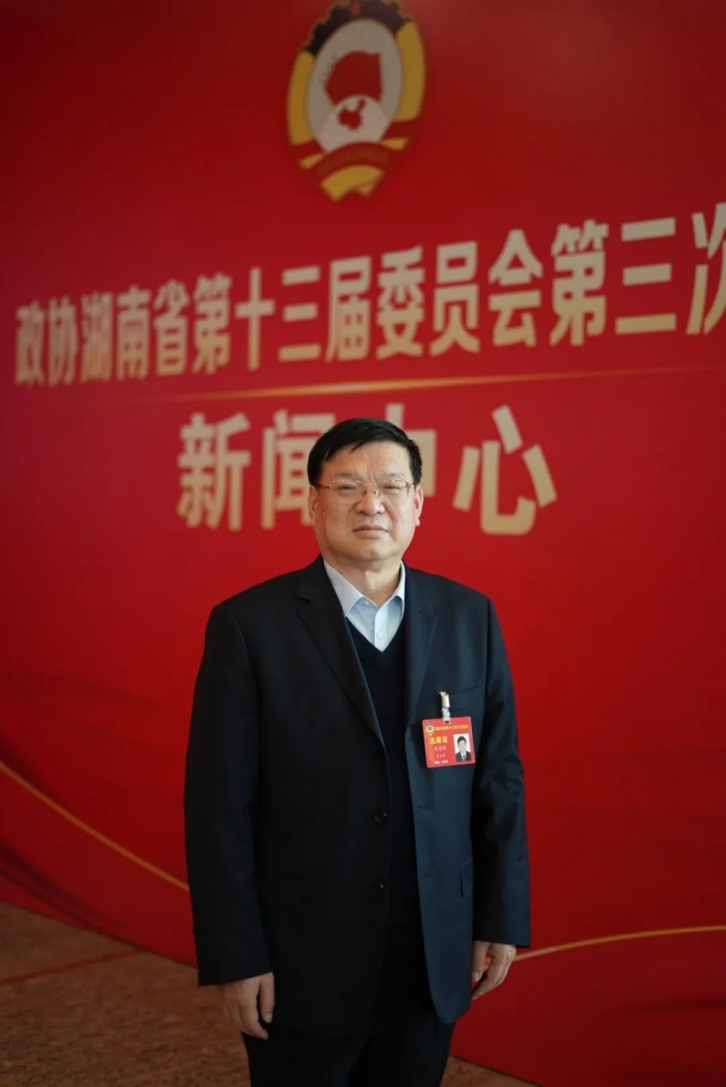 兩會(huì)供銷之聲丨周重旺：產(chǎn)業(yè)先行，以農(nóng)業(yè)經(jīng)營主體的發(fā)展助力鄉(xiāng)村振興